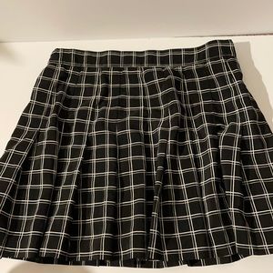 Tail Checkered Pleated Mini Skirt